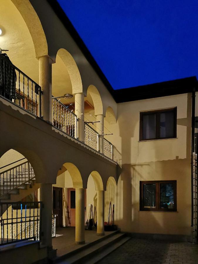 Studio Central Square Gospic Exterior photo